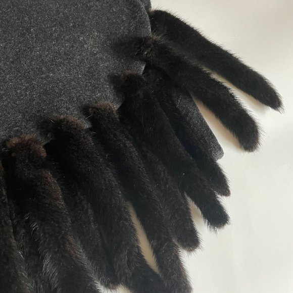 Wool shawl with mink tail fringe, 1980 - Picture 2 of 8